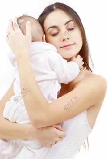 抱着宝宝的美女妈妈图片