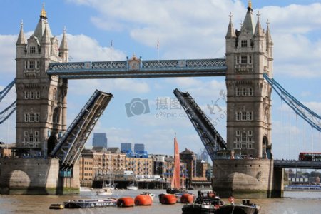 伦敦具有历史意义的塔桥