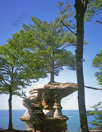 图为岩石Natonal湖岸湖高级上密歇根州
