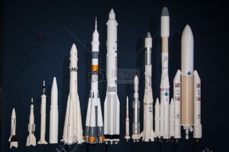 排列整齐的火箭模型