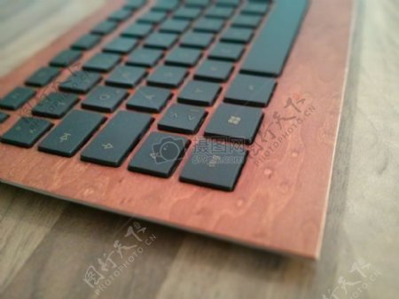 木纹样式的键盘