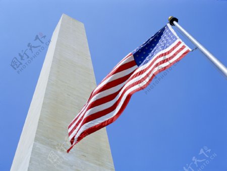 美国高楼建筑与美国国旗图片