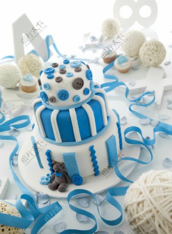 蓝色丝带婴儿生日蛋糕图片