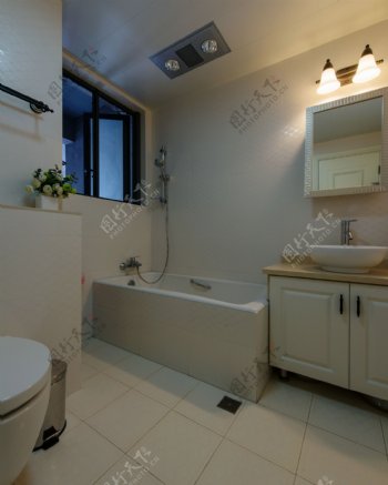 美式简约卫生间浴缸设计图