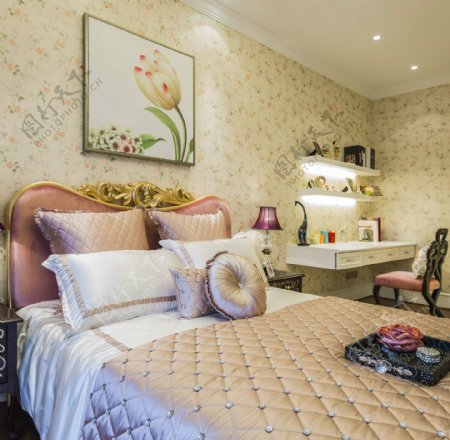 时尚粉色卧室大床背景墙设计图