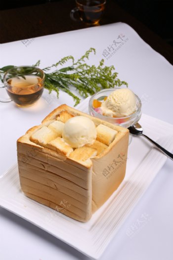 冰淇淋蜂蜜厚吐司图片
