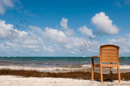 在沙滩椅