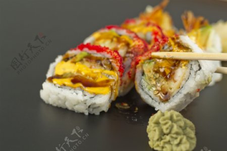 筷子与寿司料理图片