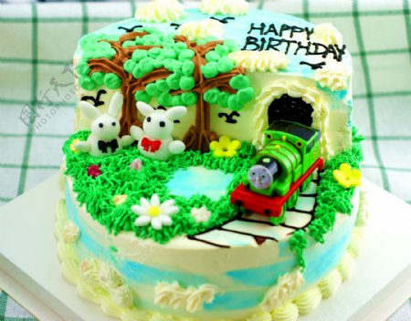 森林火车艺术蛋糕图片