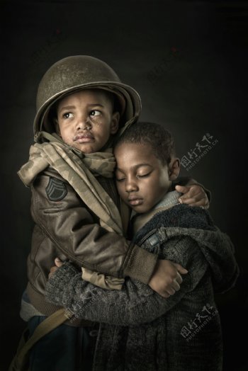 战争中的儿童图片