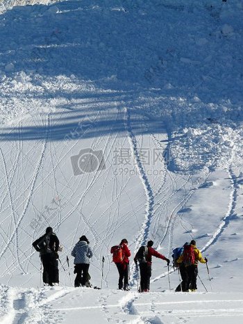 滑雪团