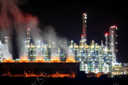 工业生产电厂夜景图片