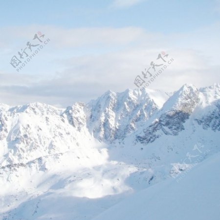 冬季雪山背景主图