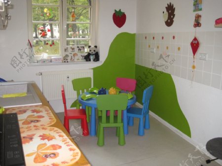 现代室内小清新幼儿园设计工装效果图