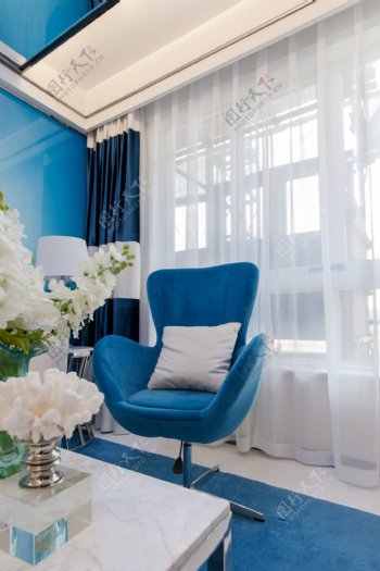 现代简约地中海风格客厅窗帘效果图