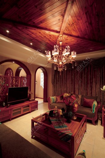 东南亚风格客厅红木家具室内装修效果图