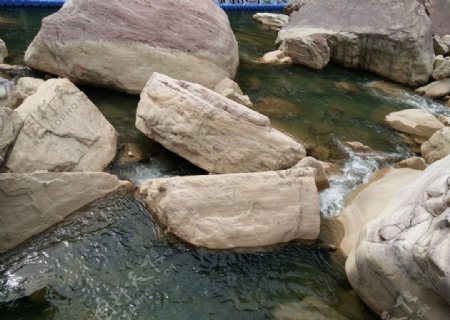 岩石河流泉水
