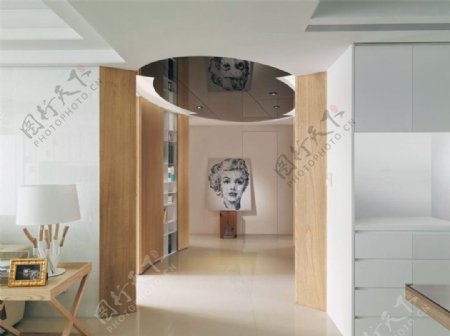 现代清新客厅木制门框室内装修效果图