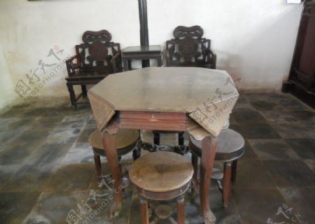 古代餐桌