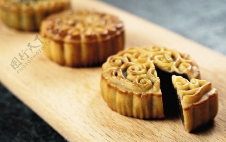 传统中秋食品月饼