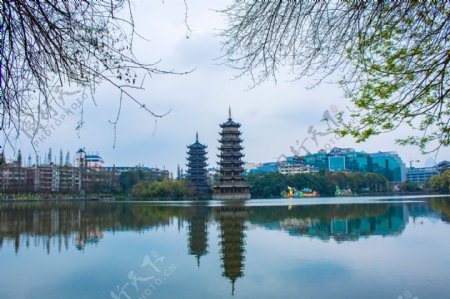 桂林旅游景点之日月塔