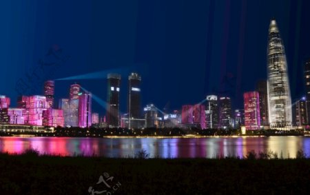 深圳城市人才公园夜景七彩灯光秀