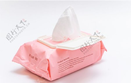 粉色包装湿纸巾图片