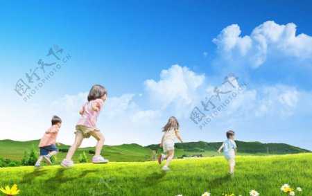 儿童阳光草坪图片