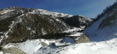 高山雪谷风光图片