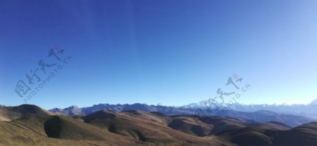 蓝天珠峰雪山风景图片