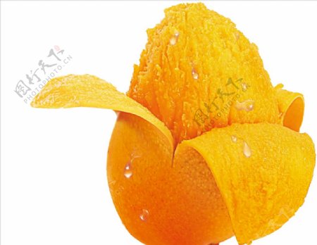 芒果剥开的芒果带水滴的芒果图片