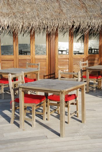在马尔代夫海滩餐厅视图海洋反射