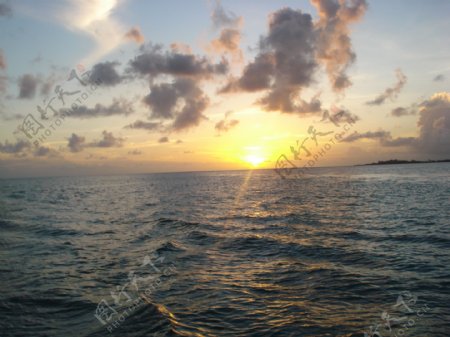 夕阳海景图片