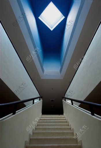 建築樓梯藍色