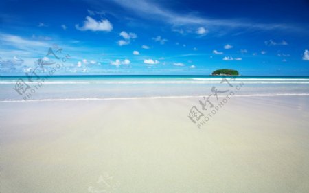 碧水蓝天沙滩