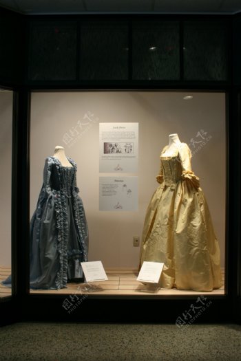 宫廷礼服裙青色黄色橱窗图片