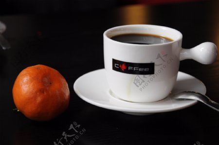 咖啡和橘子图片