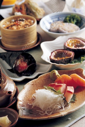 日本寿司套餐图片