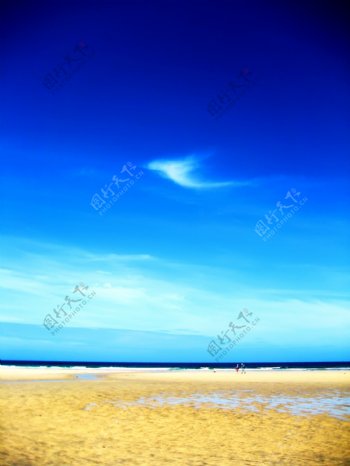 海岸蓝天图片