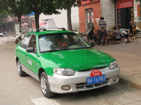 绿色出租车图片