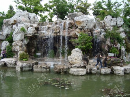 吴淞炮台森林公园瀑布
