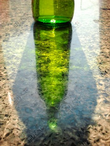 阳光啤酒瓶图片