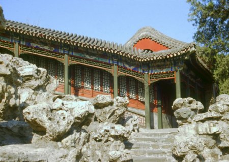 北京皇家园城建筑回廊假山石古木颐和园图片