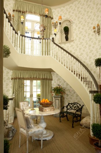 楼梯白色欧式图片