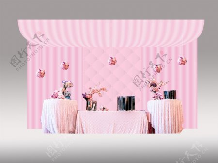 粉色婚礼甜品桌效果图