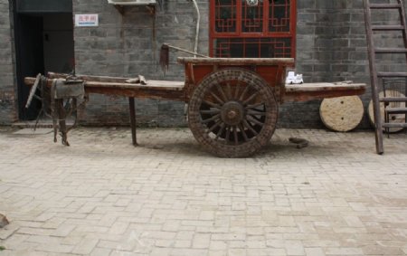 木轮车图片