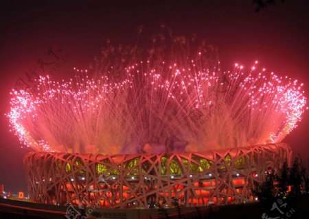 奥运开幕式鸟巢红色烟花图片