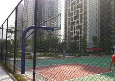 广氮花园篮球场图片