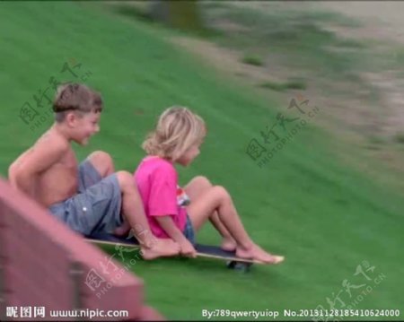 儿童滑草视频素材
