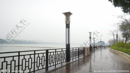 肇庆江边走廊图片